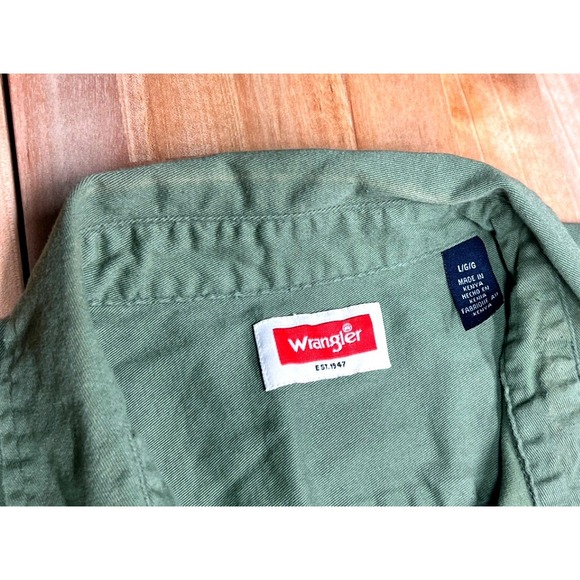 Wrangler Button Down Shirt Mens Large Green Good Short Sleeve Twill Workwear - Picture 3 of 6